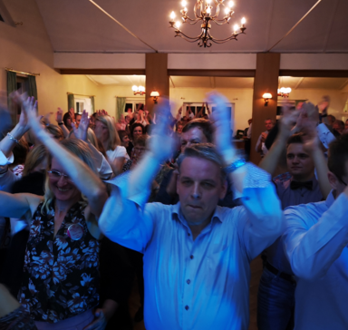Superstimmung auf einer Hochzeitsparty mit Gitman in Diepholz